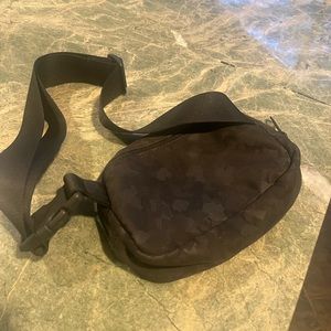 Lululemon Everywhere Belt Bag 1L